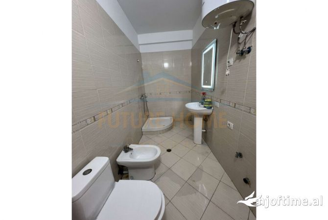 Shtepi ne shitje Apartament ne Tirane, 2+1, Mobilimi E mobiluar, Pagesa 118,000  Euro.