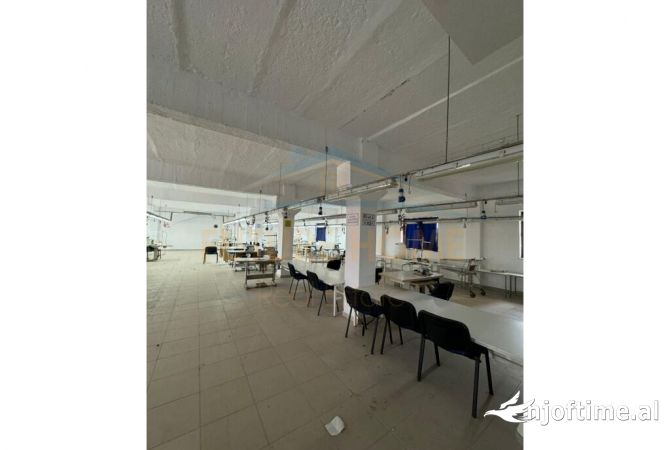 Ambient biznesi me qera 4+1 ne Tirane - 4,050 Euro