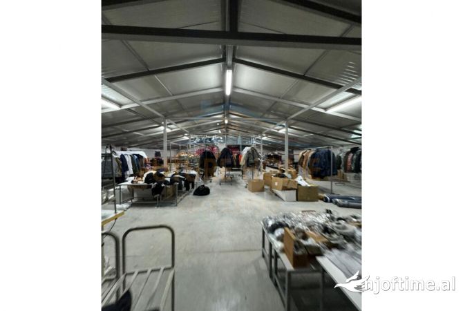 Ambient biznesi me qera 4+1 ne Tirane - 4,050 Euro