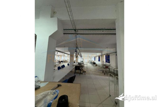 Ambient biznesi me qera 4+1 ne Tirane - 4,050 Euro