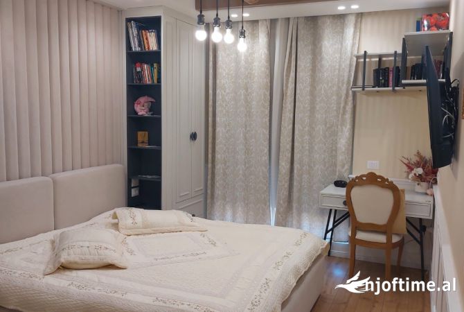 Shtepi me qera Apartament ne Tirane, 2+1, Mobilimi E mobiluar, Pagesa 720  Euro.