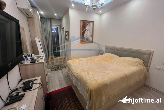 Shtepi ne shitje Apartament ne Tirane, 2+1, Mobilimi E mobiluar, Pagesa 155,000  Euro.