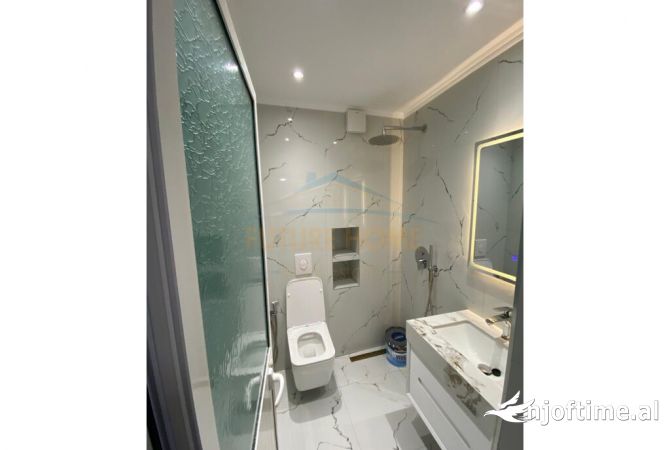 Shtepi ne shitje Apartament ne Tirane, 2+1, Mobilimi Bosh, pa mobiluar, Pagesa 185,000  Euro.