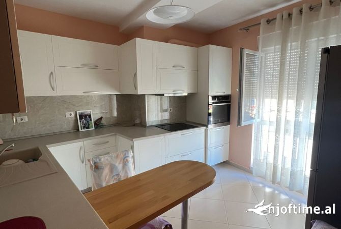 Shtepi me qera Apartament ne Tirane, 1+1, Mobilimi E mobiluar, Pagesa 600  Euro.
