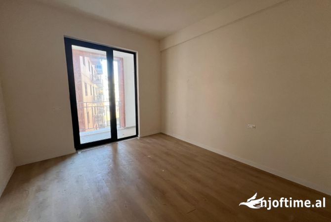 Shtepi ne shitje Apartament ne Tirane, 1+1, Mobilimi Bosh, pa mobiluar, Pagesa 89,700  Euro.
