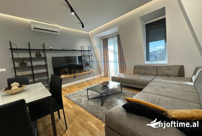 Shtepi me qera Apartament ne Tirane, 2+1, Mobilimi E mobiluar, Pagesa 1,800  Euro.