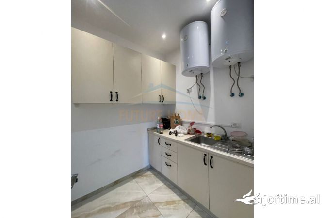 Ambient biznesi me qera 3+1 ne Tirane - 1,150 Euro