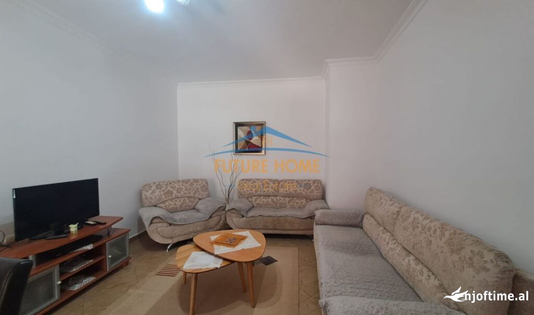 Shtepi me qera Apartament ne Tirane, 3+1, Mobilimi E mobiluar, Pagesa 450  Euro.
