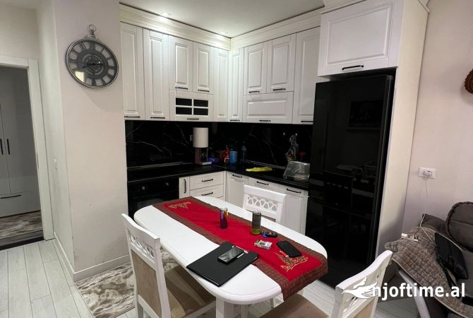 Shtepi ne shitje Apartament ne Tirane, 1+1, Mobilimi E mobiluar, Pagesa 85,000  Euro.