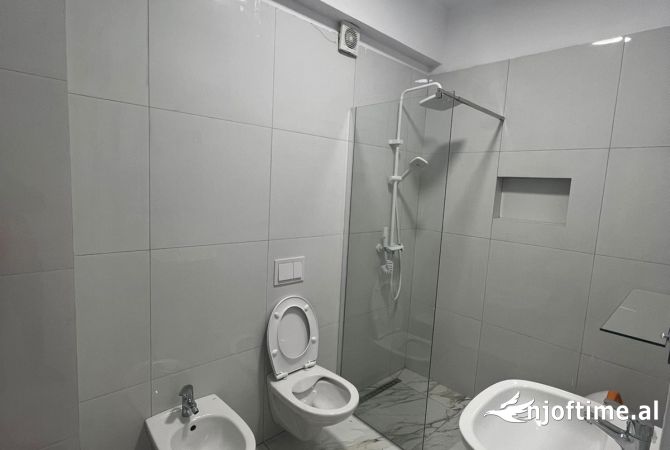 Shtepi me qera Apartament ne Tirane, 2+1, Mobilimi E mobiluar, Pagesa 750  Euro.