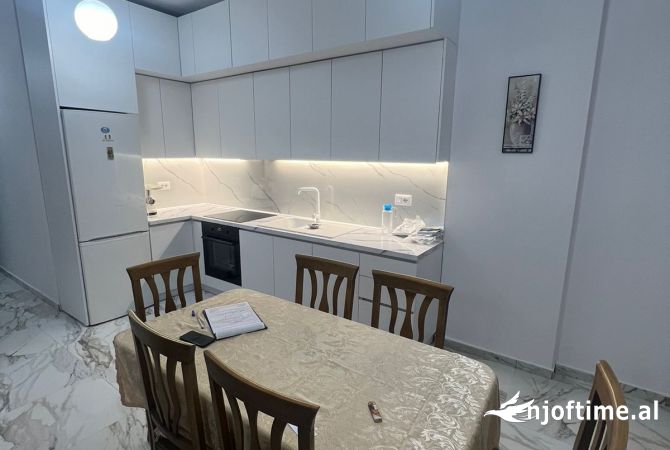 Shtepi me qera 2+1 ne Tirane - 750 Euro