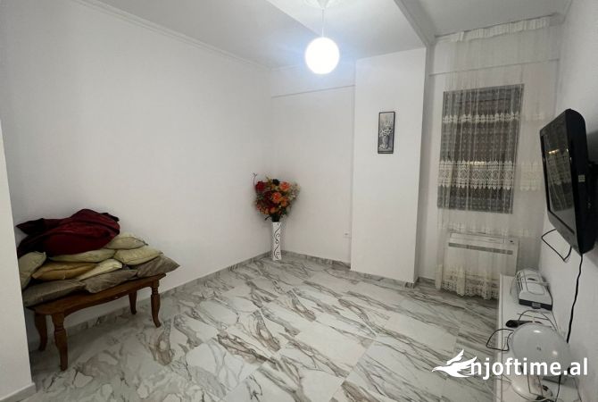 Shtepi me qera 2+1 ne Tirane - 750 Euro