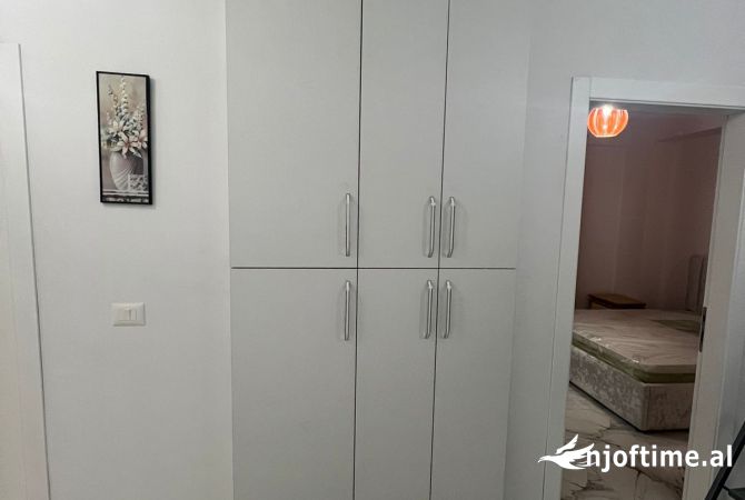 Shtepi me qera Apartament ne Tirane, 2+1, Mobilimi E mobiluar, Pagesa 750  Euro.