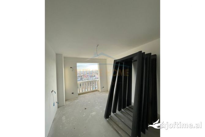 Shtepi ne shitje Apartament ne Tirane, 1+1, Mobilimi Bosh, pa mobiluar, Pagesa 67,000  Euro.