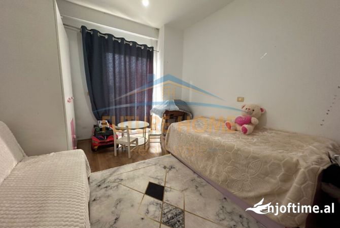 Shtepi ne shitje Apartament ne Tirane, 2+1, Mobilimi E mobiluar, Pagesa 110,000  Euro.