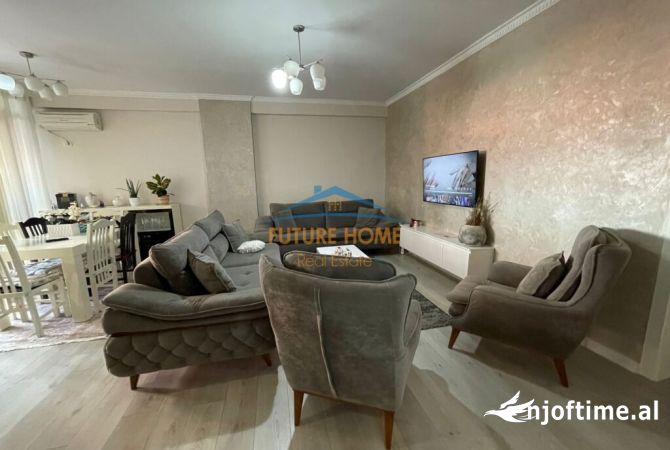 Shtepi ne shitje Apartament ne Tirane, 2+1, Mobilimi E mobiluar, Pagesa 137,000  Euro.