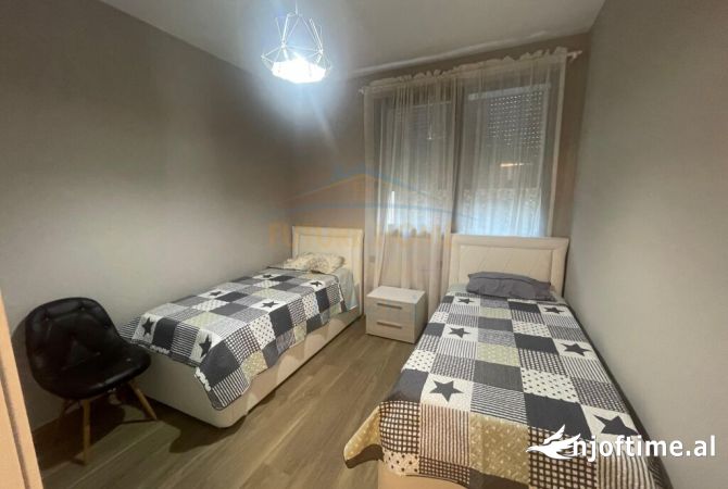 Shtepi me qera 2+1 ne Tirane - 1,700 Euro