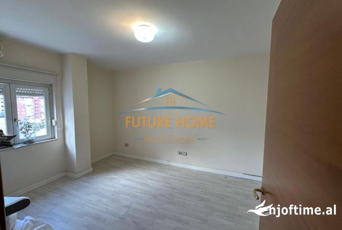 Qera , Ambjent Biznesi , Blloku, Tirane 