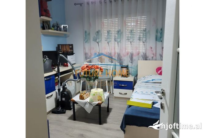 Shtepi ne shitje Apartament ne Tirane, 2+1, Mobilimi E mobiluar, Pagesa 113,000  Euro.