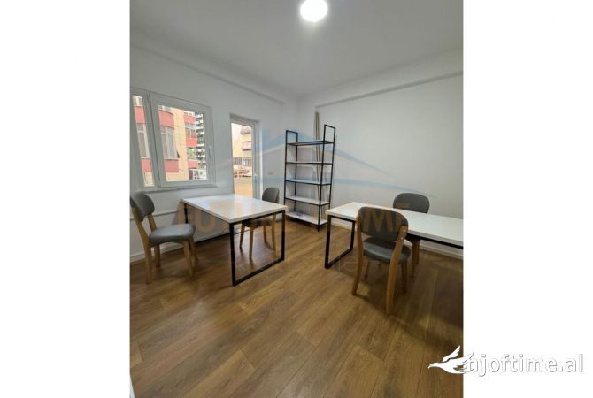 Shtepi me qera 2+1 ne Tirane - 800 Euro