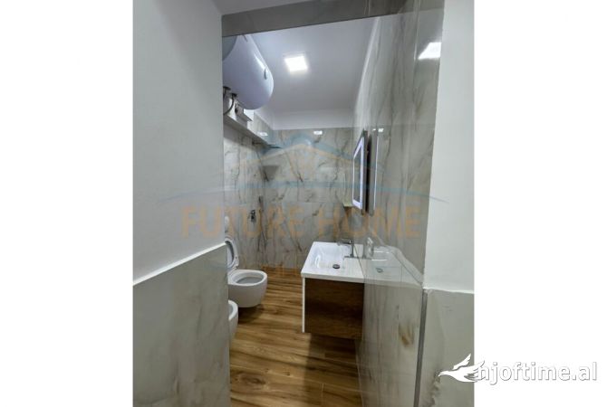 Shtepi me qera Apartament ne Tirane, 2+1, Mobilimi Pjeserisht e mobiluar, Pagesa 800  Euro.