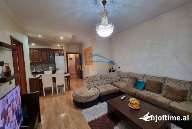 Shtepi ne shitje Apartament ne Tirane, 2+1, Mobilimi E mobiluar, Pagesa 131,000  Euro.