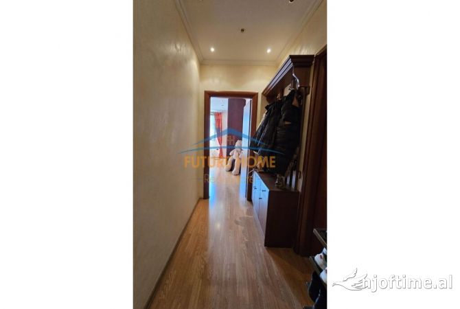 Shtepi ne shitje Apartament ne Tirane, 2+1, Mobilimi E mobiluar, Pagesa 131,000  Euro.