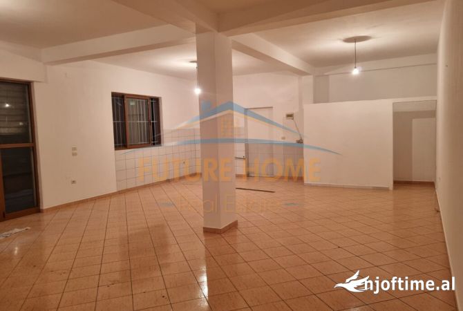 Ambient biznesi me qera 4+1 ne Tirane - 1,100 Euro