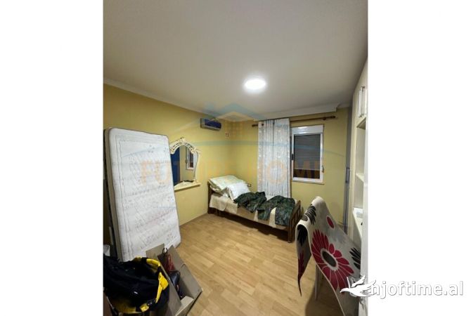 Shtepi ne shitje Apartament ne Tirane, 2+1, Mobilimi E mobiluar, Pagesa 130,000  Euro.