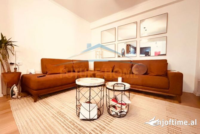 Shtepi ne shitje Apartament ne Tirane, 2+1, Mobilimi E mobiluar, Pagesa 180,000  Euro.