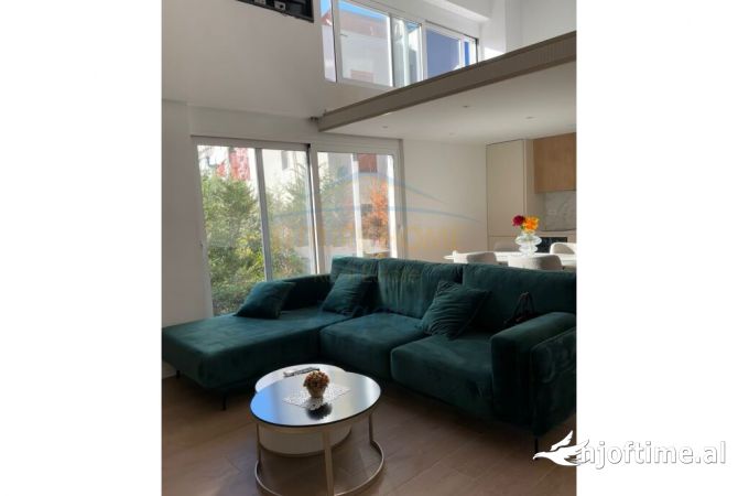 Shtepi ne shitje Duplex(shtepi me 2 kate) ne Tirane, 1+1, Mobilimi E mobiluar, Pagesa 105,000  Euro.