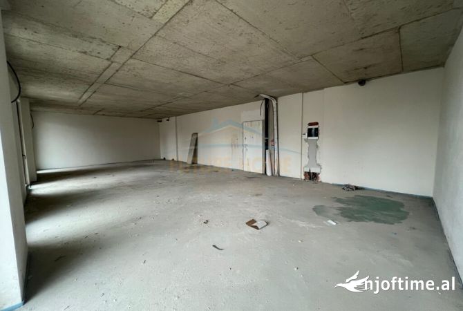 Ambient biznesi me qera 3+1 ne Tirane - 2,000 Euro