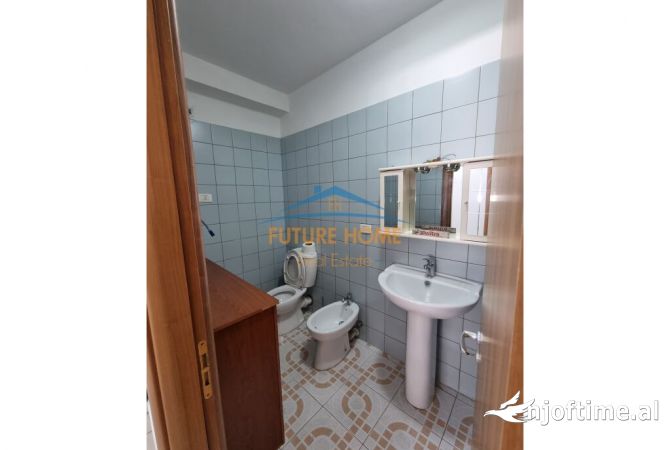 Shtepi me qera Apartament ne Tirane, 2+1, Mobilimi E mobiluar, Pagesa 520  Euro.