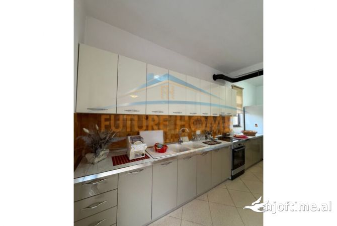 Shtepi me qera 2+1 ne Tirane - 400 Euro
