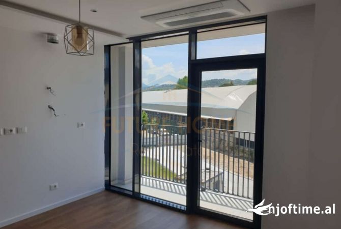 Ambient biznesi me qera 3+1 ne Tirane - 1,500 Euro