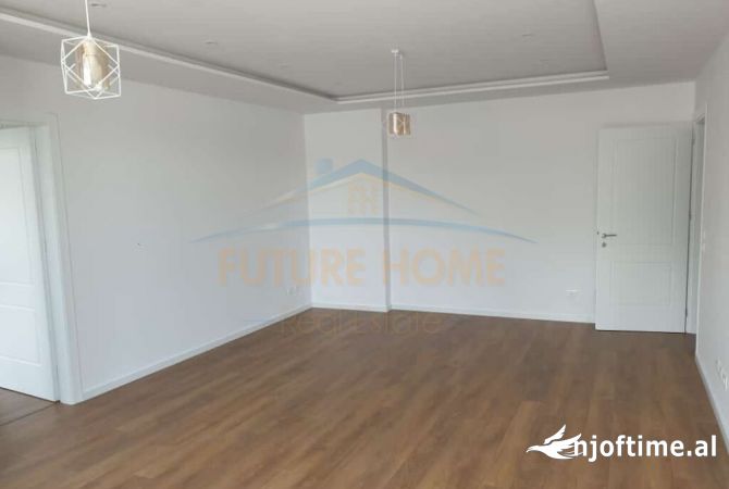 Ambient biznesi me qera 3+1 ne Tirane - 1,500 Euro