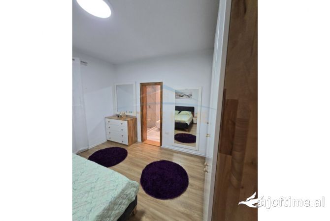 Shtepi me qera Apartament ne Tirane, 2+1, Mobilimi E mobiluar, Pagesa 750  Euro.