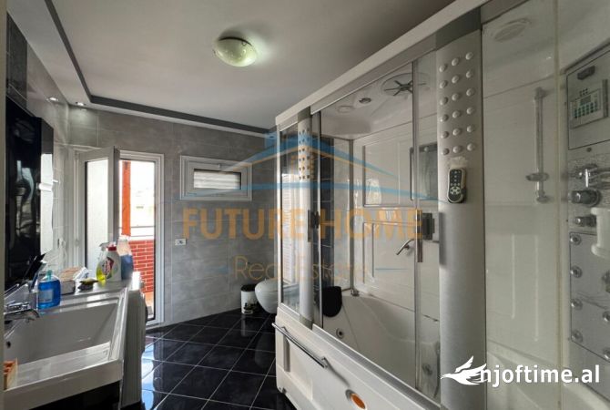 Shtepi ne shitje Apartament ne Tirane, 3+1, Mobilimi E mobiluar, Pagesa 155,000  Euro.