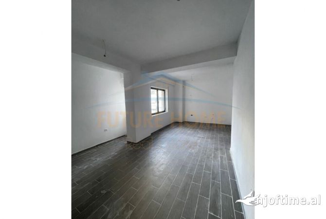 Shtepi me qera 2+1 ne Tirane - 400 Euro
