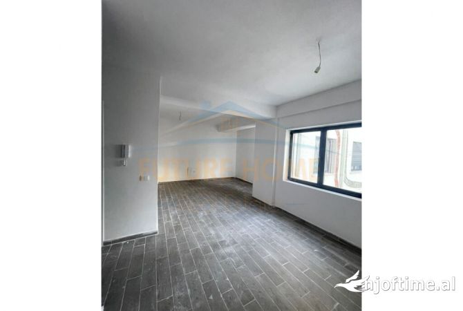 Shtepi me qera 2+1 ne Tirane - 400 Euro