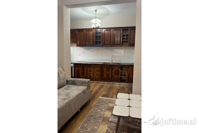 Shtepi me qera 2+1 ne Tirane - 700 Euro