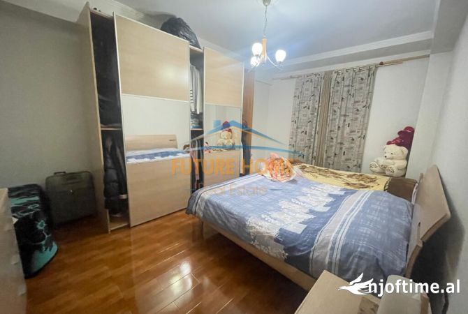 Shtepi ne shitje Apartament ne Tirane, 1+1, Mobilimi E mobiluar, Pagesa 150,000  Euro.