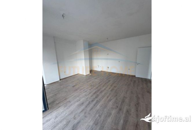Shtepi me qera 3+1 ne Tirane - 800 Euro