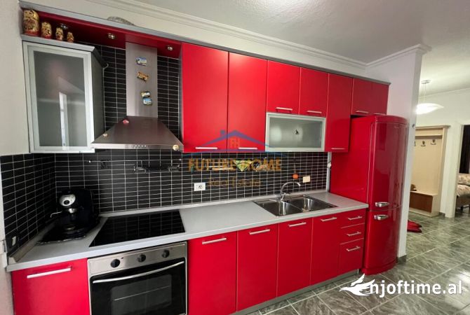 Shtepi me qera Apartament ne Tirane, 2+1, Mobilimi E mobiluar, Pagesa 650  Euro.