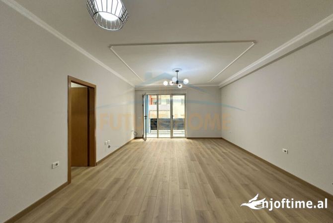 Shtepi ne shitje Apartament ne Tirane, 2+1, Mobilimi Bosh, pa mobiluar, Pagesa 138,000  Euro.