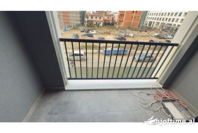 Shtepi ne shitje Apartament ne Tirane, 2+1, Mobilimi Pjeserisht e mobiluar, Pagesa 232,000  Euro.