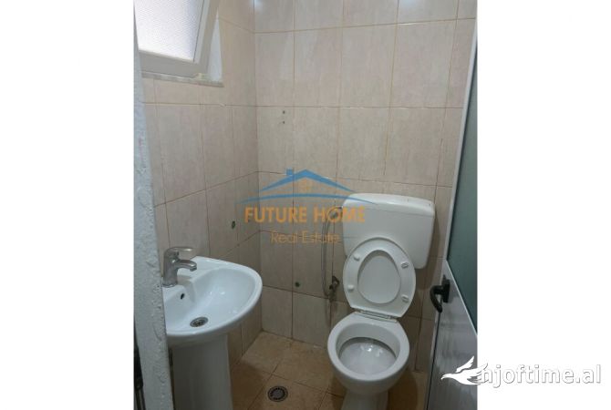 Ambient biznesi me qera 4+1 ne Tirane - 500 Euro