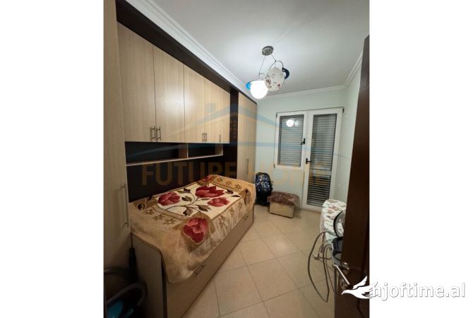 Shtepi ne shitje Apartament ne Tirane, 2+1, Mobilimi E mobiluar, Pagesa 113,000  Euro.