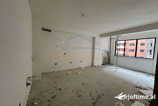 Shtepi ne shitje Apartament ne Tirane, 2+1, Mobilimi Bosh, pa mobiluar, Pagesa 116,700  Euro.