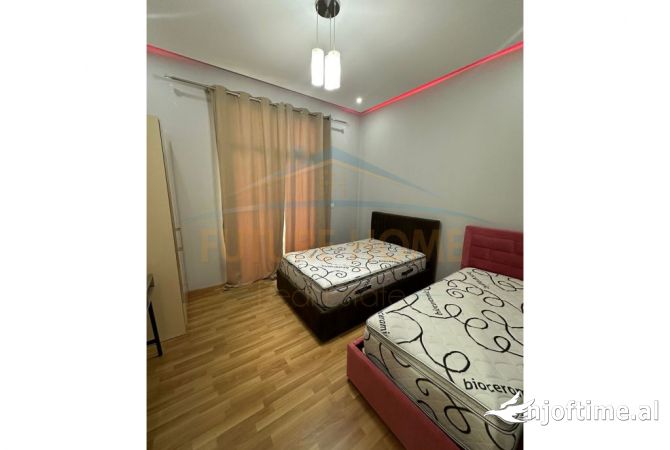 Shtepi me qera Apartament ne Tirane, 2+1, Mobilimi E mobiluar, Pagesa 500  Euro.